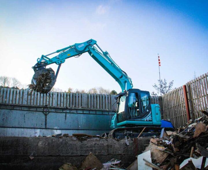 Kobelco SK230SRLC-5E - Crawler Excavators