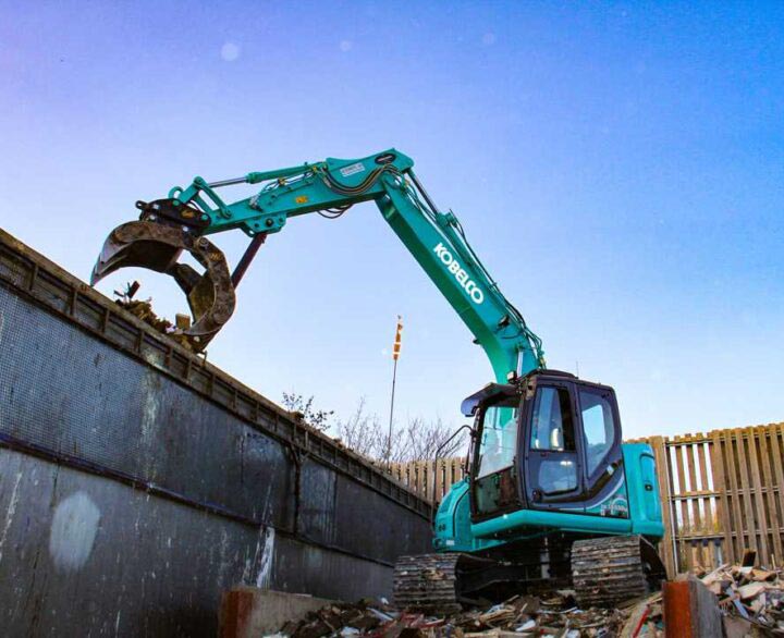 Kobelco SK230SRLC-5E - Crawler Excavators