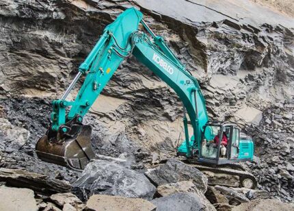 Kobelco Sk350LC-10 digger in action