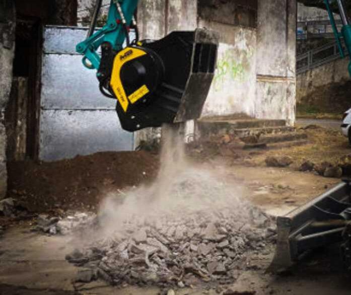 MB Crusher Buckets - Attachments