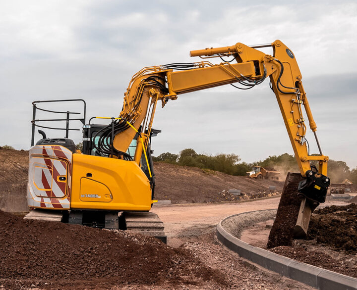 Kobelco SK140SRLC-7 Offset Boom - Crawler Excavators