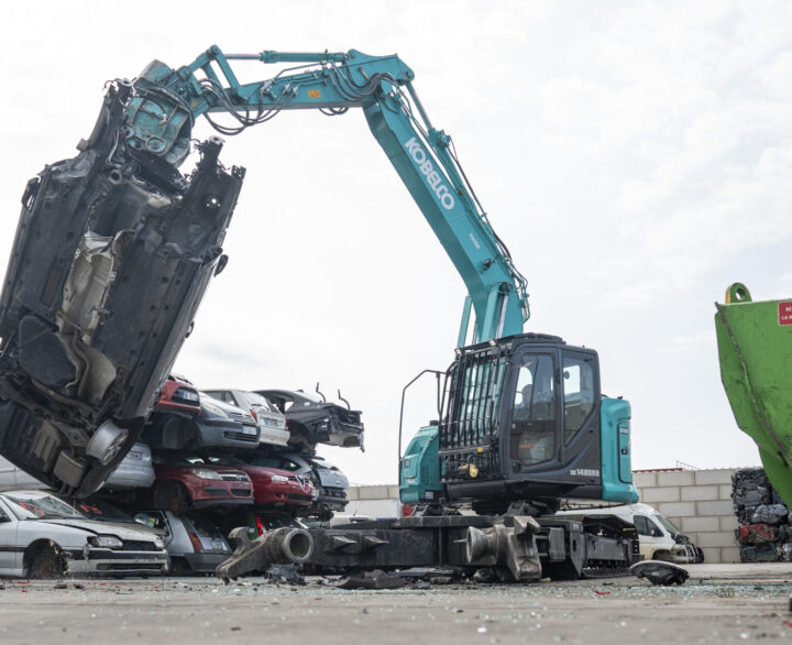 Kobelco SK140SRD-7 - Car Dismantlers