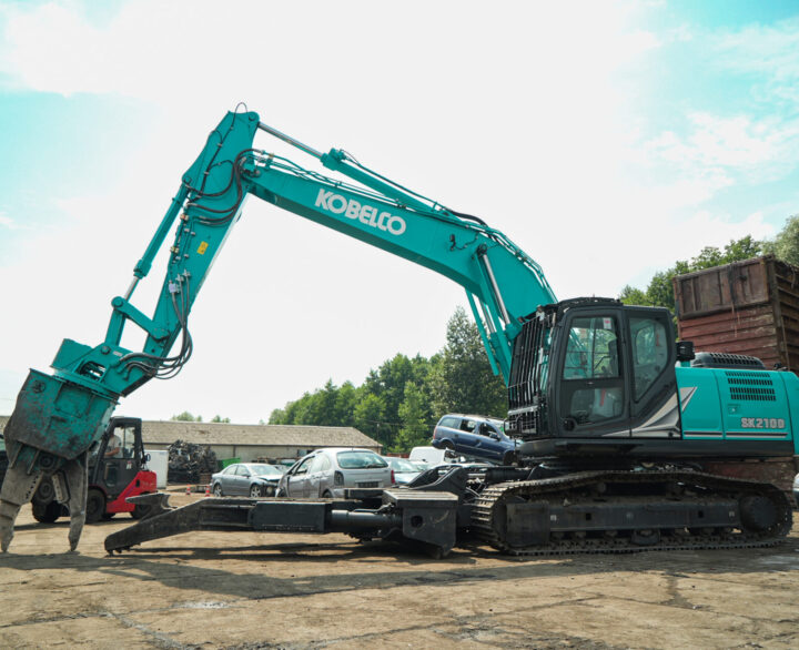 Kobelco SK210D-11E - Car Dismantlers