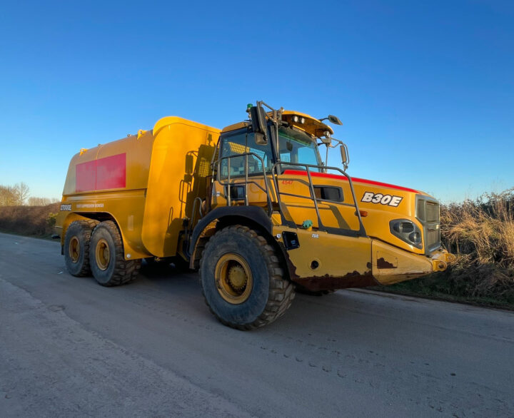 Bell B30E 27000L Water Tank - Articulated dump trucks