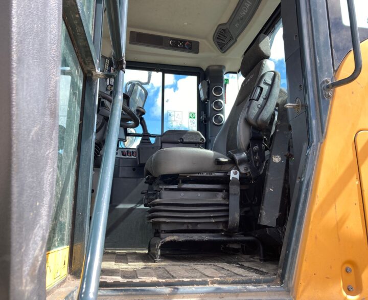 Hyundai HL955XT - Used Wheel Loaders