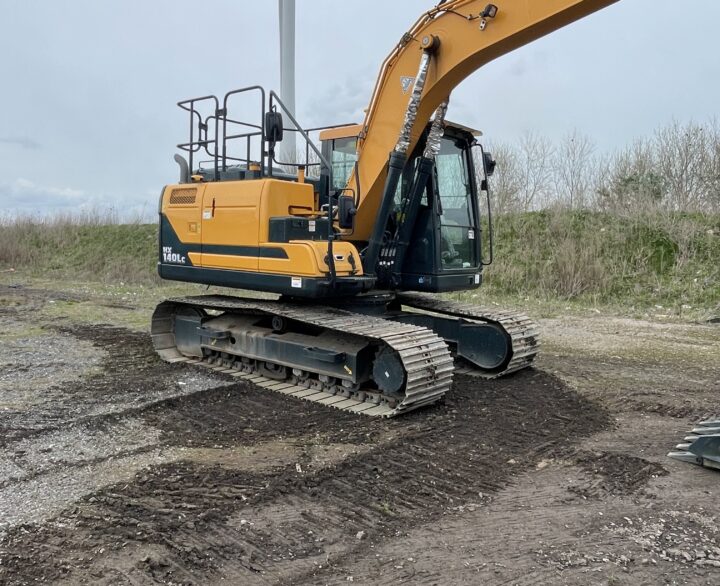 Hyundai HX140L (EX DEMO) - Crawler excavators