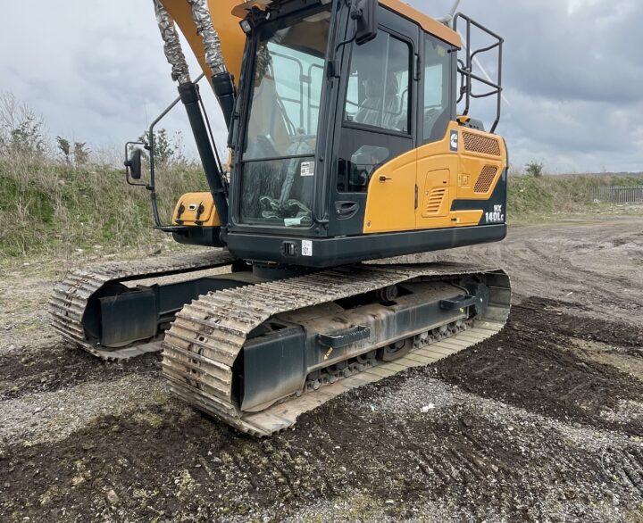 Hyundai HX140L (EX DEMO) - Crawler excavators