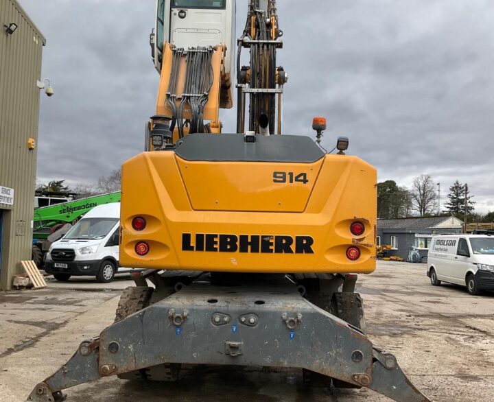 Liebherr A914 - Material handlers