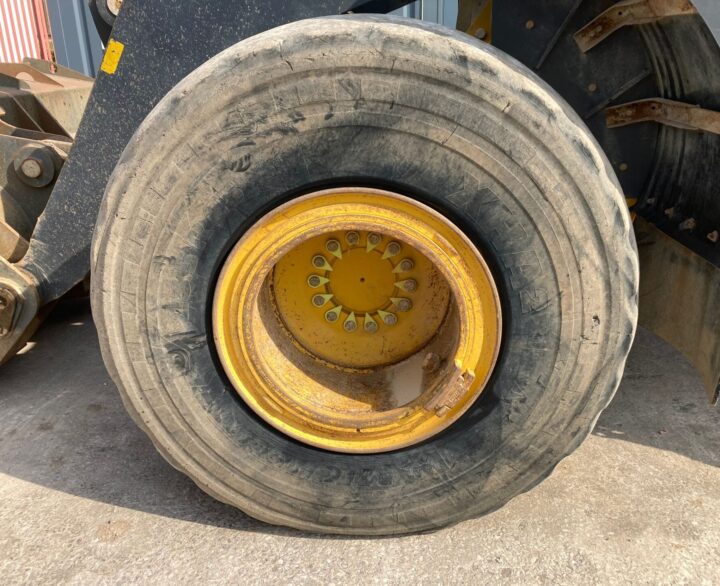 Bell L2106E - Used Wheel Loaders