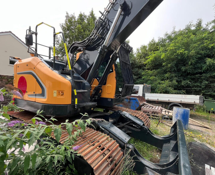 Hyundai HX235 LCR DZ 15M High Reach - Crawler excavators