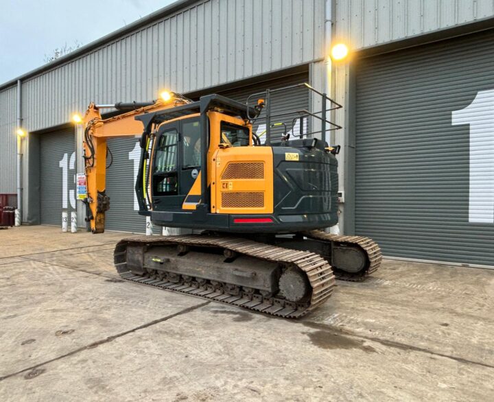 Hyundai HX235LCR - Crawler excavators