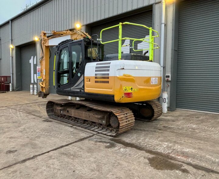 Kobelco SK130LC-11 - Crawler excavators