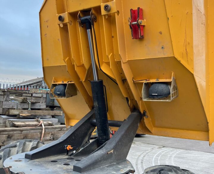 Mecalac 6sMDX Swivel Skip - Dumpers