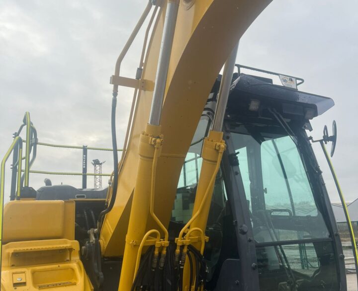 Kobelco SK130LC-11 - Crawler excavators