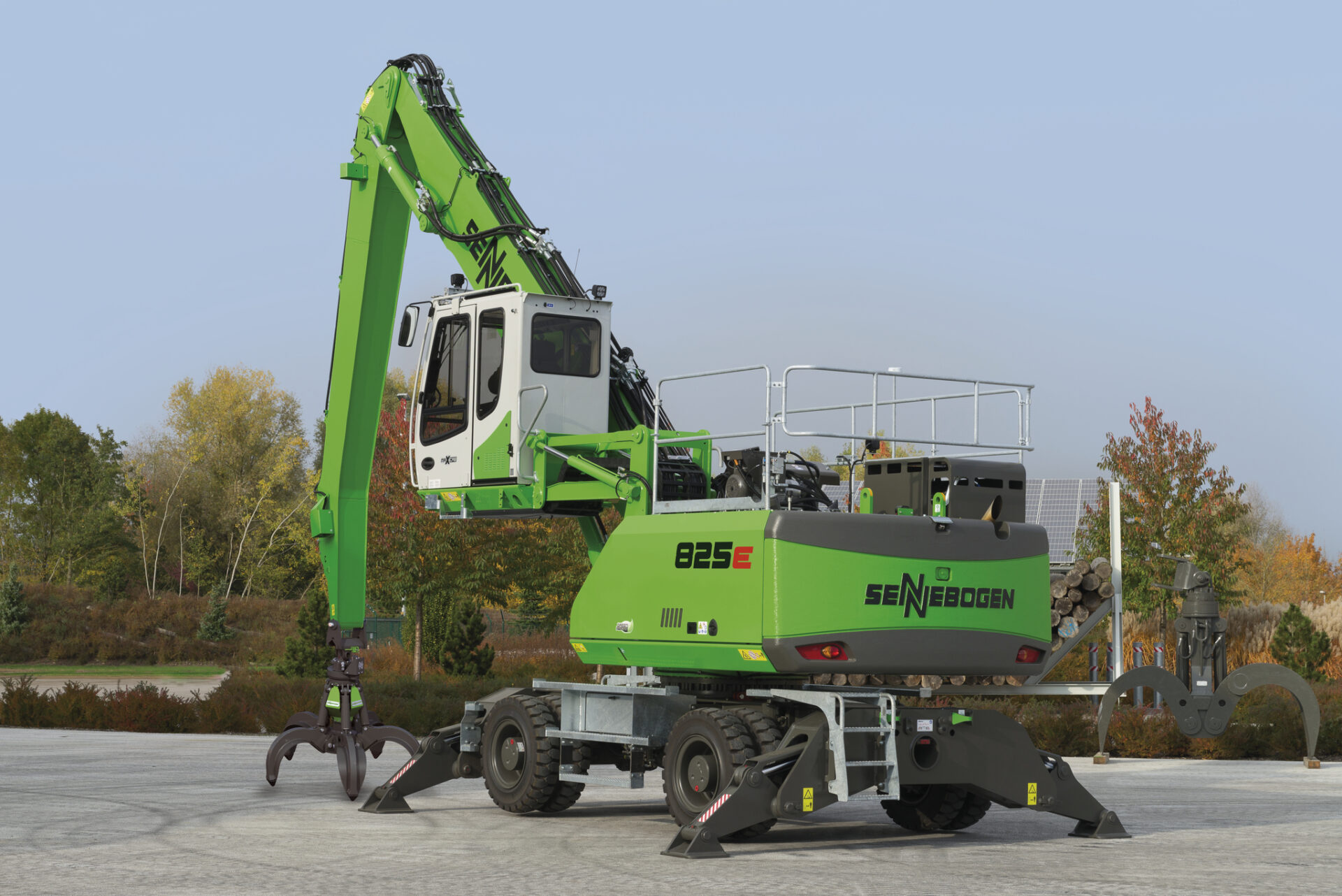 Building Up the Demolition Range From Sennebogen